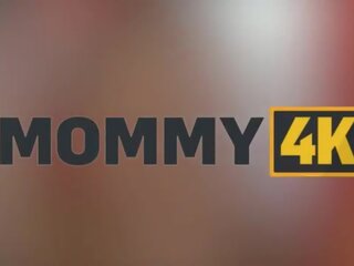 Mommy4k&period; ใหญ่ หน้าอก เป็น the ดีที่สุด
