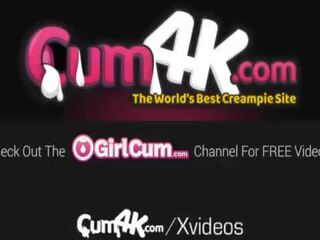 Cum4k nhiều chảy kem sữa trong bước đi con gái