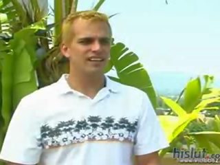 Це outstanding ванна stunner має a splendid пара з грудисті