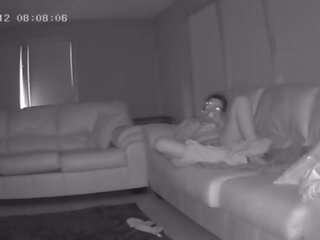 น้องสาว ใน กฎหมาย โดนจับได้ การช่วยตัวเอง บน ของฉัน โซฟา housesitting ซ่อนเร้น แคม