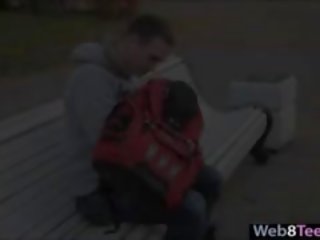 فليرتي في سن المراهقة ملاك twat fondled و خبطت