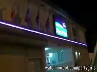 Kolledž hotties täiskasvanud video pidu sisse limusiinis