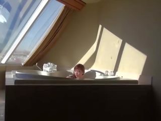 Charmant ado: hot-tub allumeuse machine