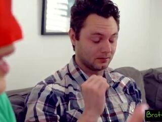 Kepada langkah sis stop&comma; i can see your nipples getting all hard&excl; s17&colon;e5