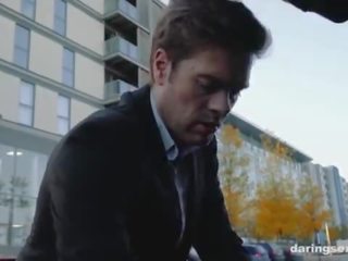 Космати тийн чука с високо клас businessman