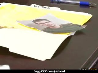Очарователен голям бюст училище учител чука тя студенти голям хуй в задържане 7