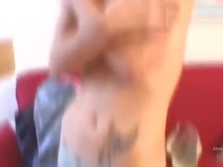 หนุ่ม บลอนด์ การทำ a pov ใช้ปากกับอวัยวะเพศ