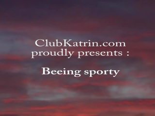 Katrin kozy スポーティー ストリップショー