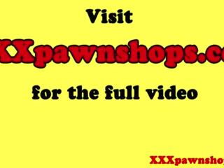 حقيقي pawnshop الهاوي مع smalltits مارس الجنس