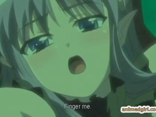Με πλούσιο στήθος hentai clings και restrains αυτήν σώμα με νερό