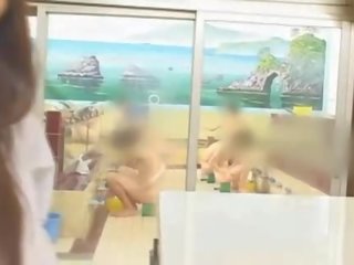 Με πλούσιο στήθος ασιάτης/ισσα hitomi tanaka σε δημόσιο λούτρο