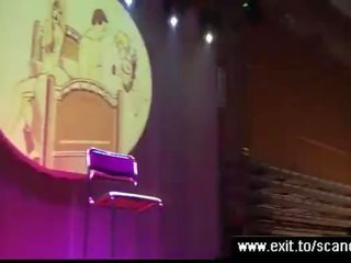 Masyarakat seks video di tahap untuk 1000 spectators