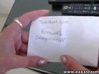 Exxxtrasmall nhỏ cô gái tóc vàng người giử em bé alex ít đập qua một to một thứ cuốc