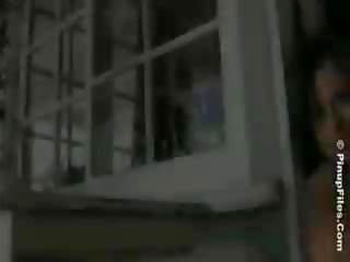Уенди fiore дразни с нищо но а зелен scarf