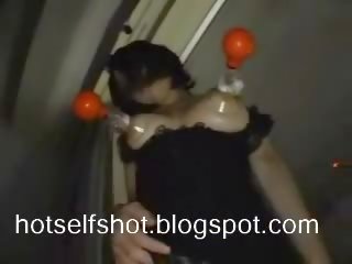 দুধাল মহিলা এশিয়ান সঙ্গে কোমল পাছা